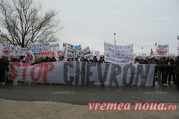 Gazele de sist: APARAREA APEI, HIMERA INDEPENDENTEI ENERGETICE, DENIGRAREA MANIFESTANTILOR si nostalgia negociatorilor demni ai Legii Minelor din 1924 <i>(video)</i>/ Mai multe ONG-uri dau in judecata CHEVRON/ <b>Cine sunt PRIMITIVII SI DEMAGOGII in materie de dezvoltare si exploatare a resurselor?</b>